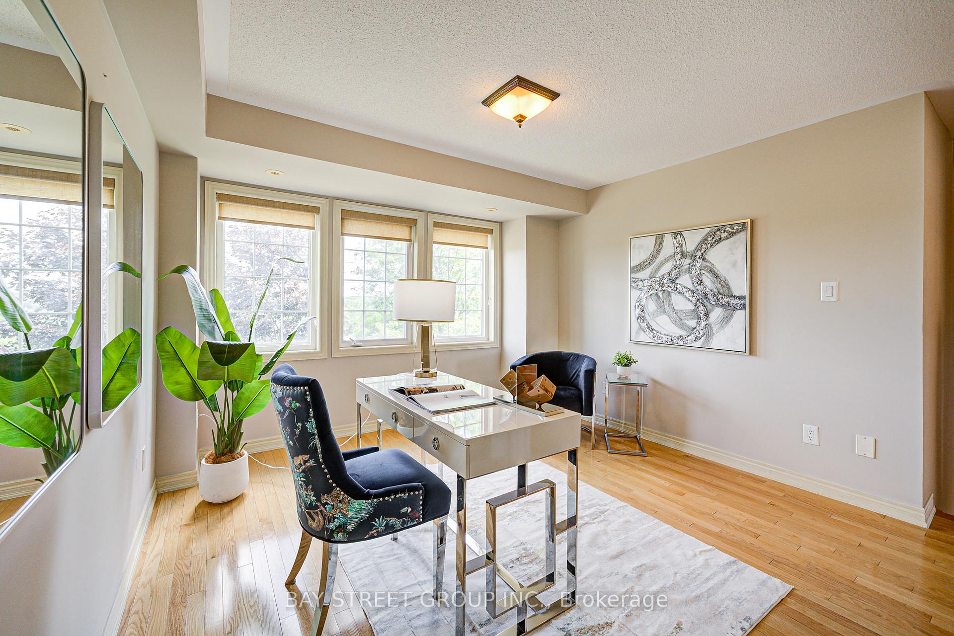 Photo 16 of 39 Zokol Drive, Aurora, Bayview Northeast — HOMEH
