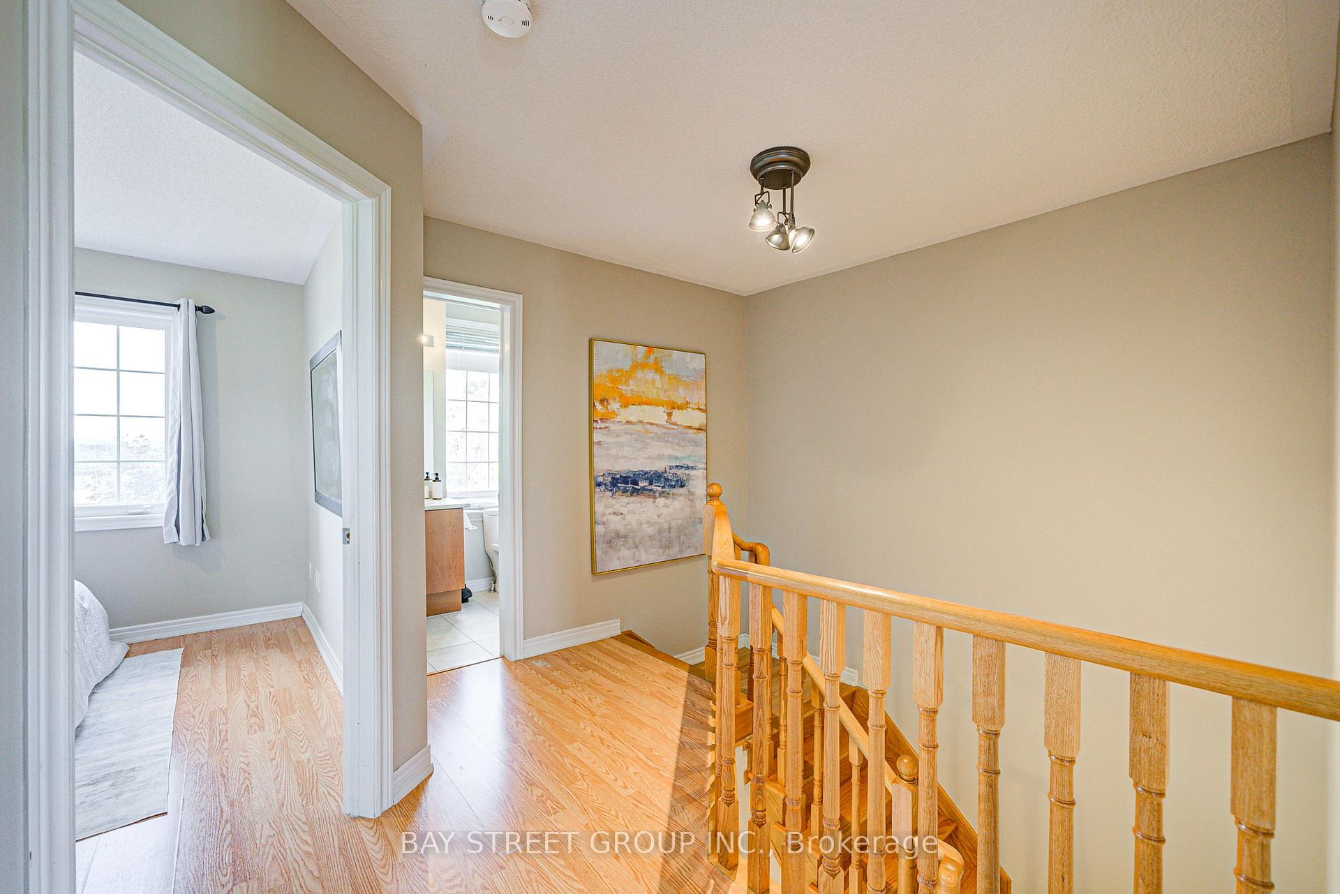 Photo 19 of 39 Zokol Drive, Aurora, Bayview Northeast — HOMEH