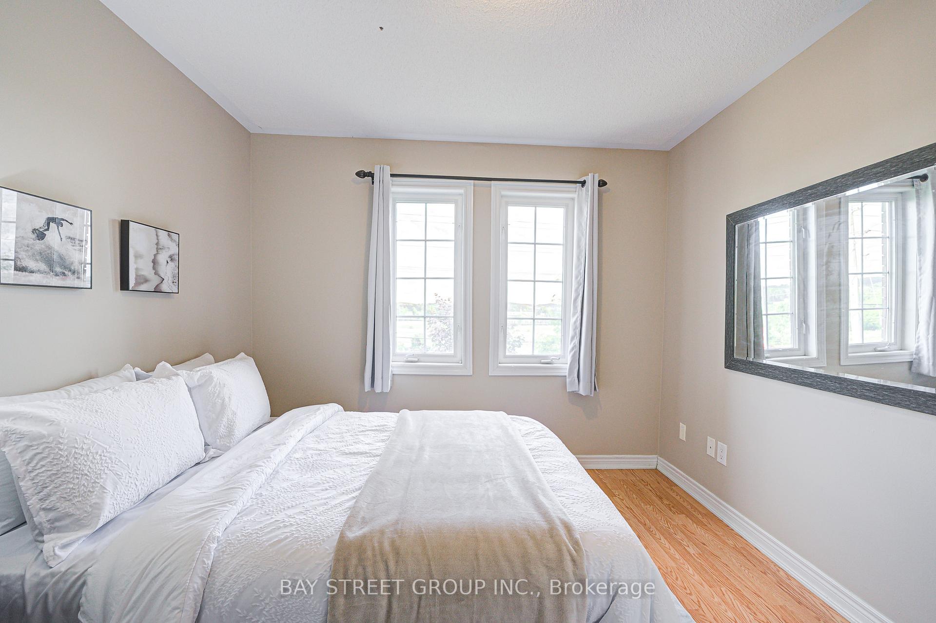Photo 22 of 39 Zokol Drive, Aurora, Bayview Northeast — HOMEH