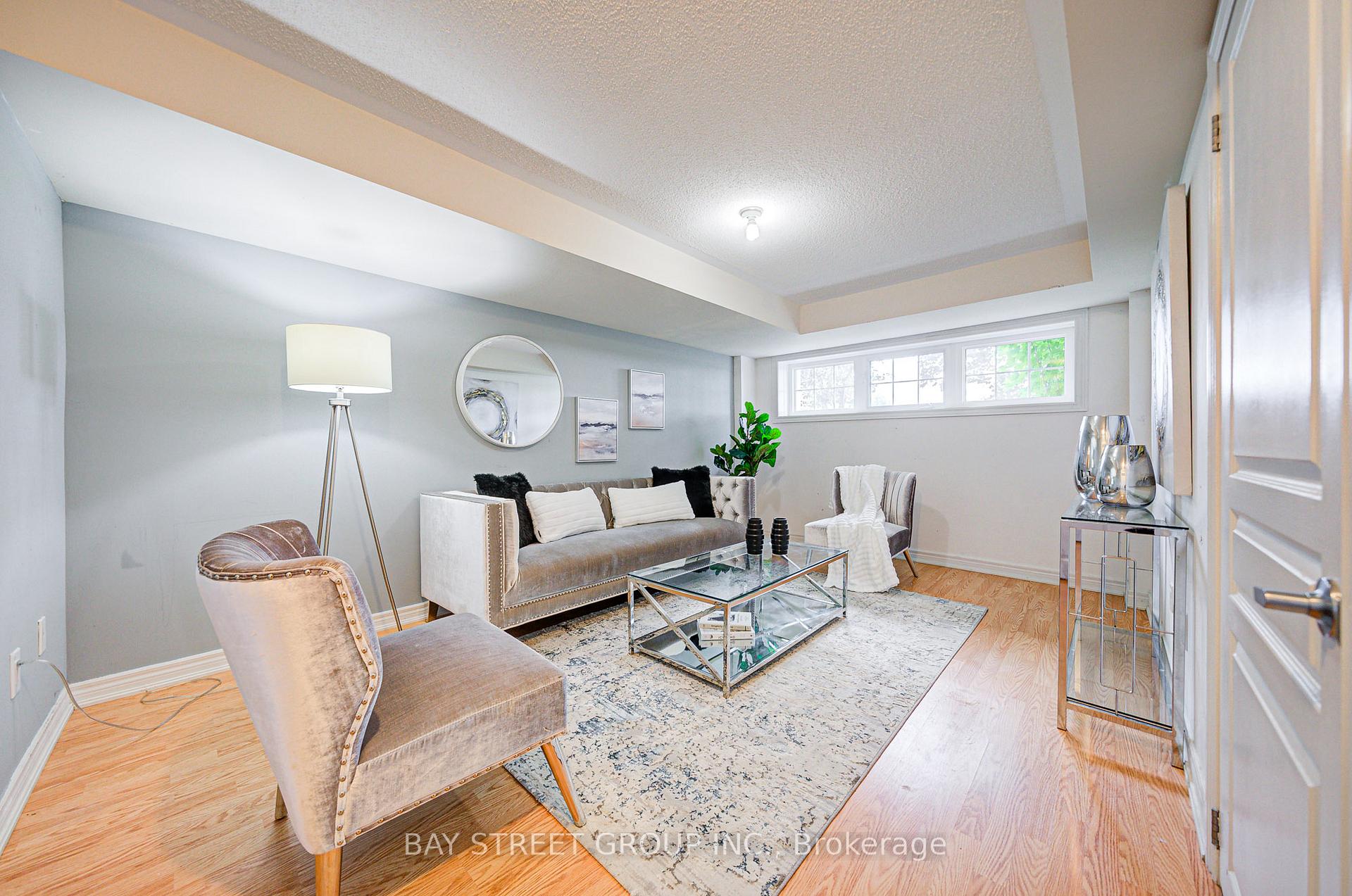 Photo 26 of 39 Zokol Drive, Aurora, Bayview Northeast — HOMEH