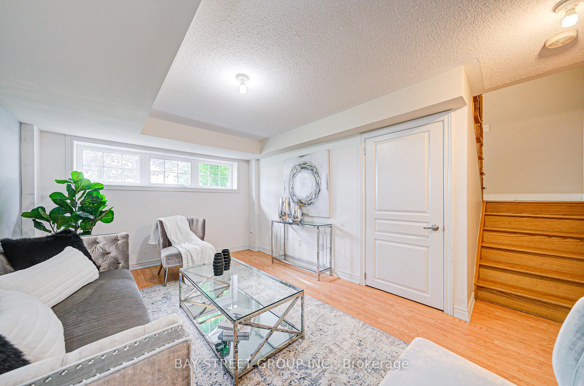 Photo 28 of 39 Zokol Drive, Aurora, Bayview Northeast — HOMEH