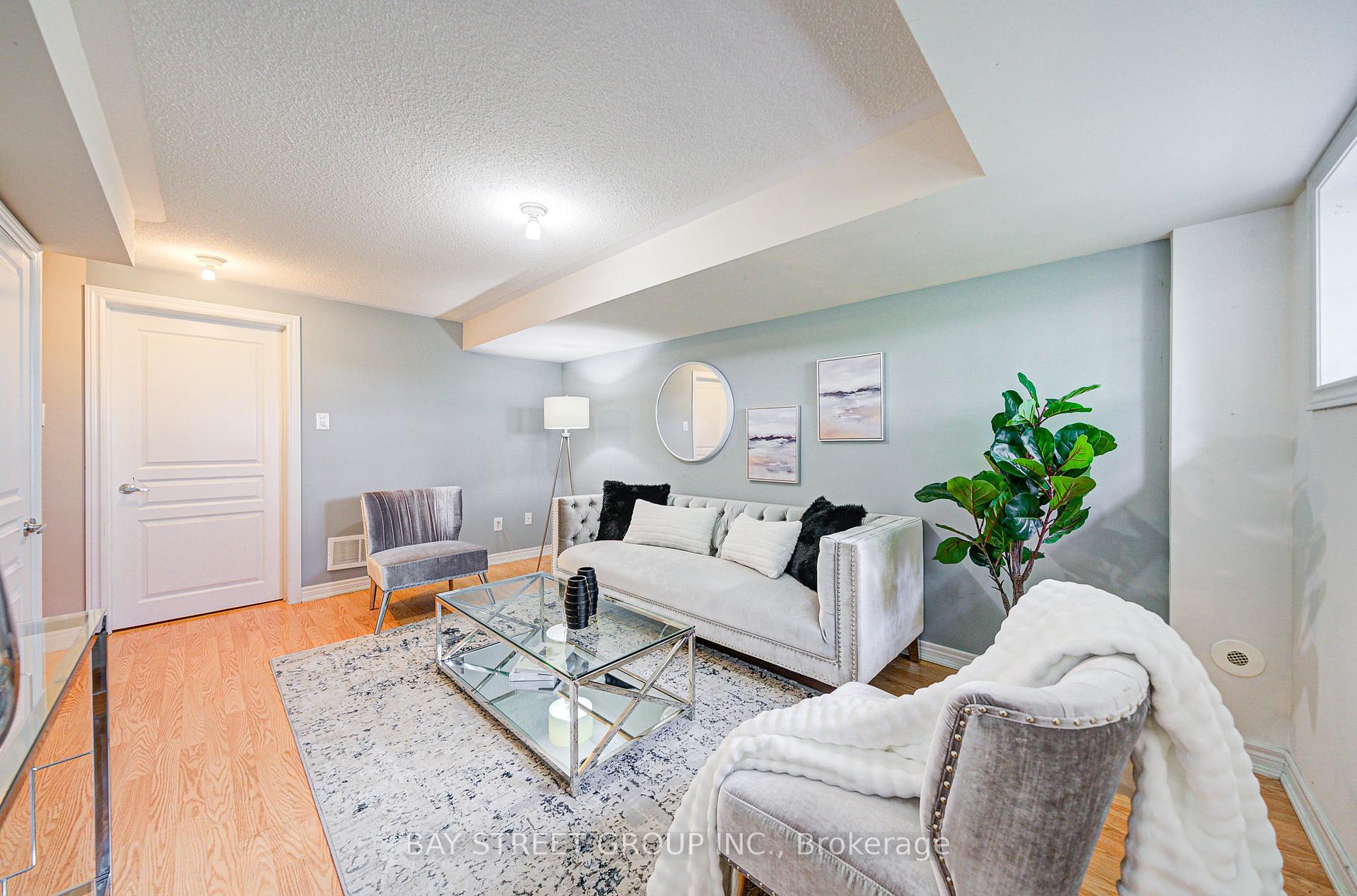 Photo 27 of 39 Zokol Drive, Aurora, Bayview Northeast — HOMEH