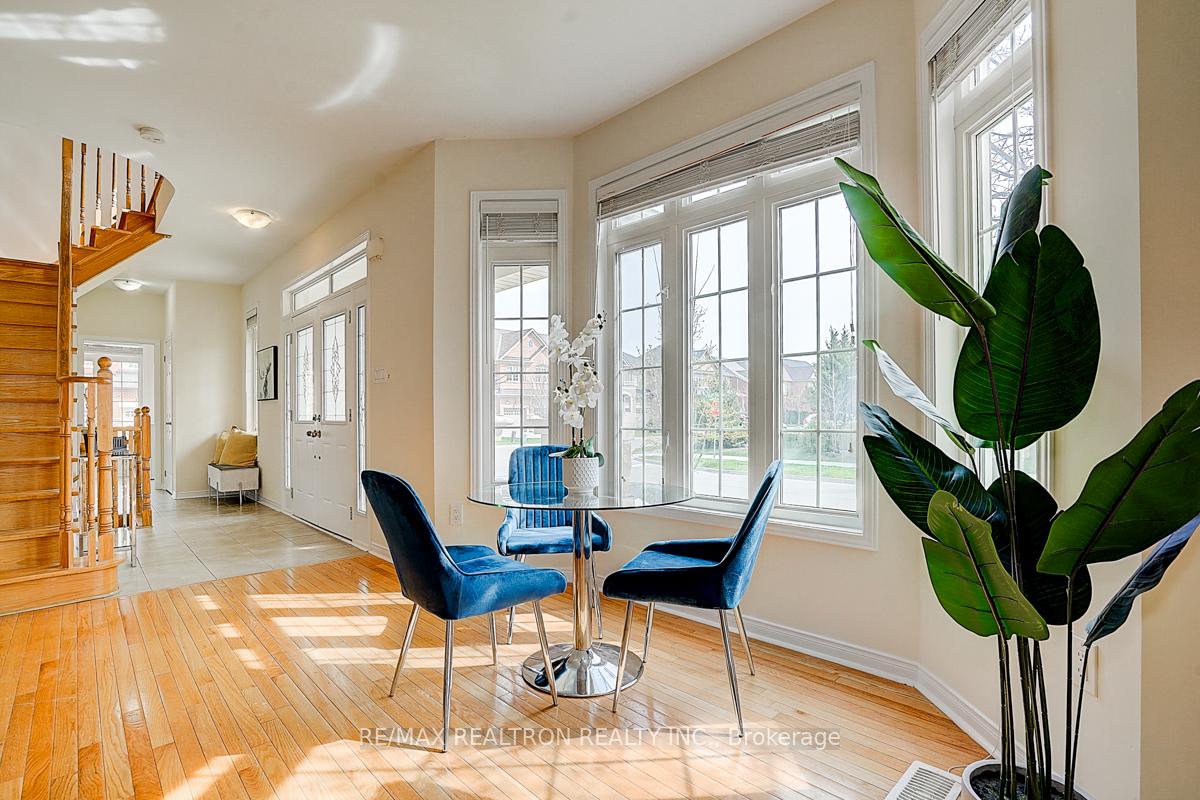 Photo 9 of 61 Warbler Avenue, Vaughan, Patterson — HOMEH