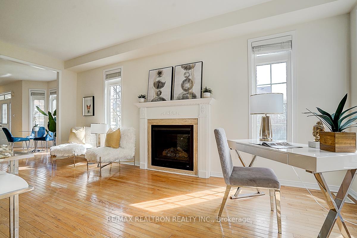 Photo 14 of 61 Warbler Avenue, Vaughan, Patterson — HOMEH