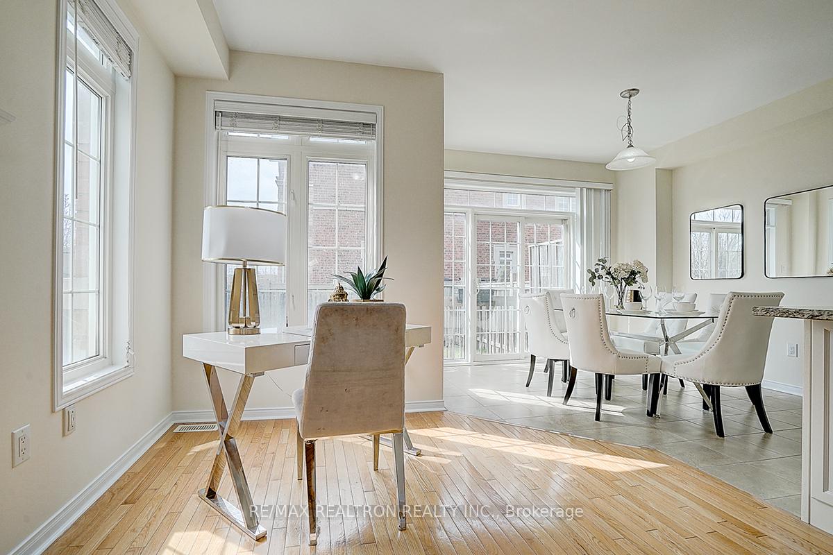 Photo 15 of 61 Warbler Avenue, Vaughan, Patterson — HOMEH