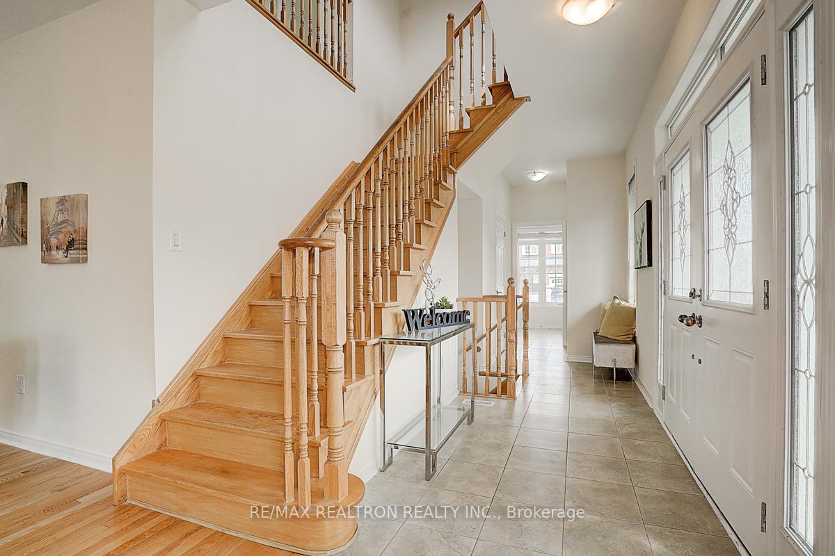 Photo 17 of 61 Warbler Avenue, Vaughan, Patterson — HOMEH