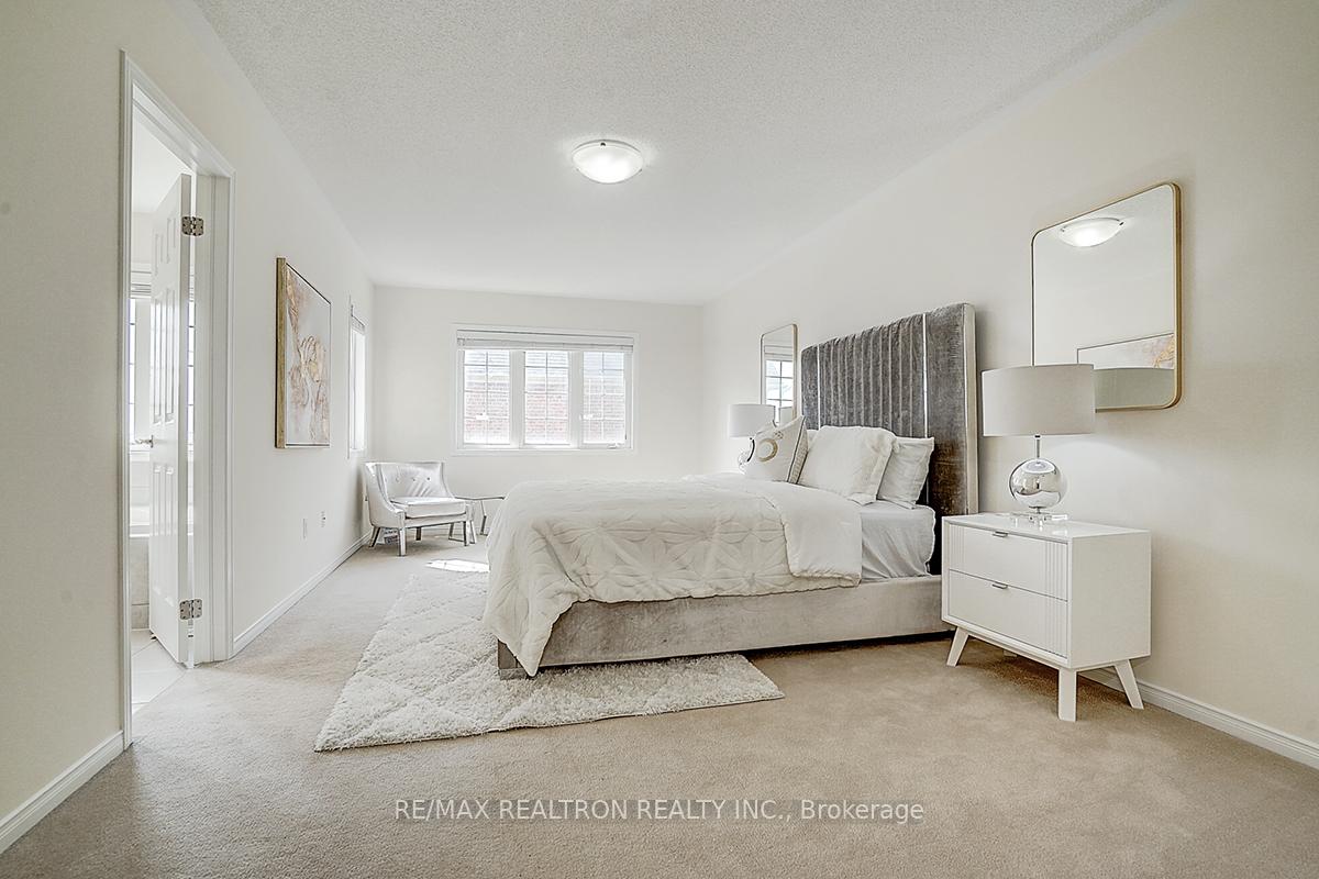 Photo 19 of 61 Warbler Avenue, Vaughan, Patterson — HOMEH