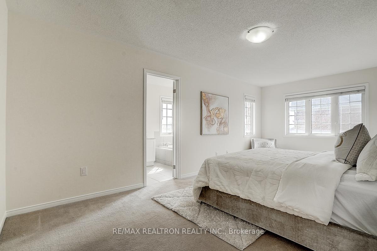 Photo 20 of 61 Warbler Avenue, Vaughan, Patterson — HOMEH