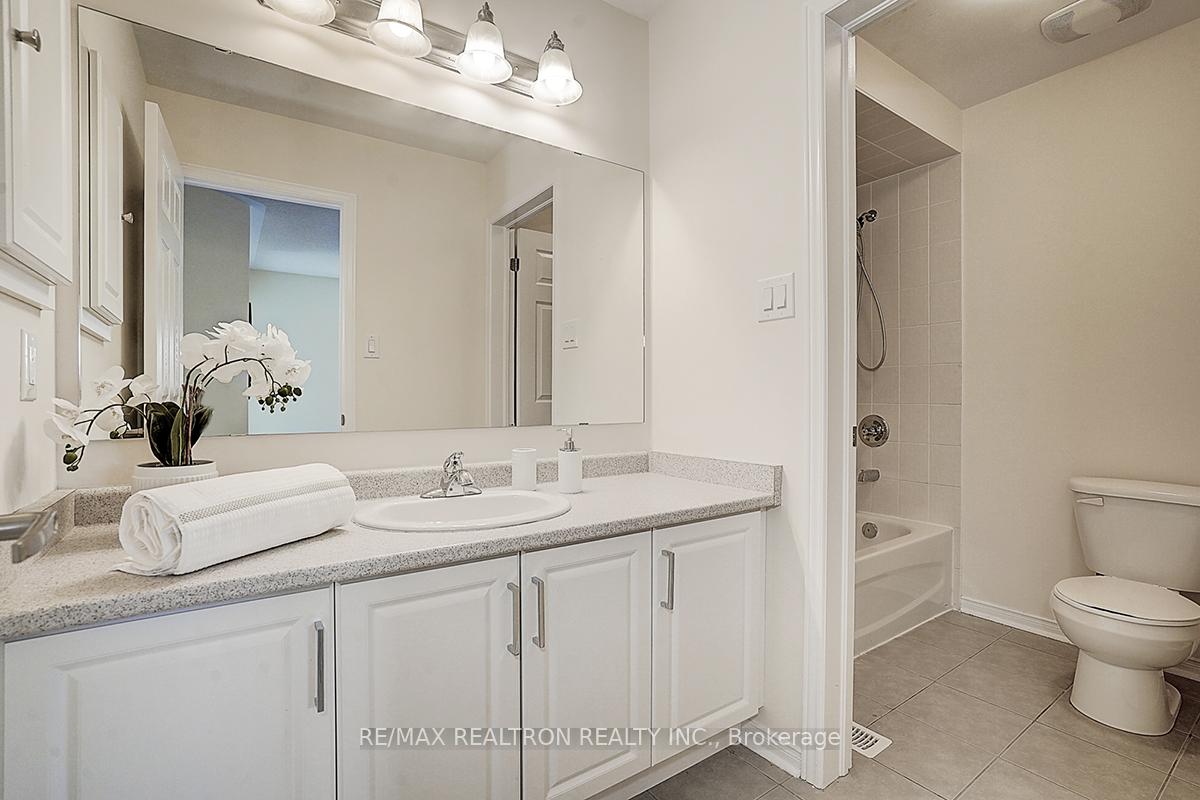 Photo 22 of 61 Warbler Avenue, Vaughan, Patterson — HOMEH
