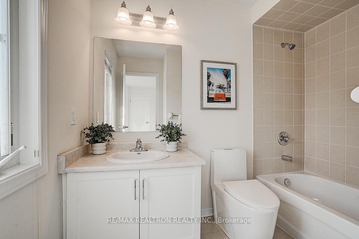 Photo 24 of 61 Warbler Avenue, Vaughan, Patterson — HOMEH