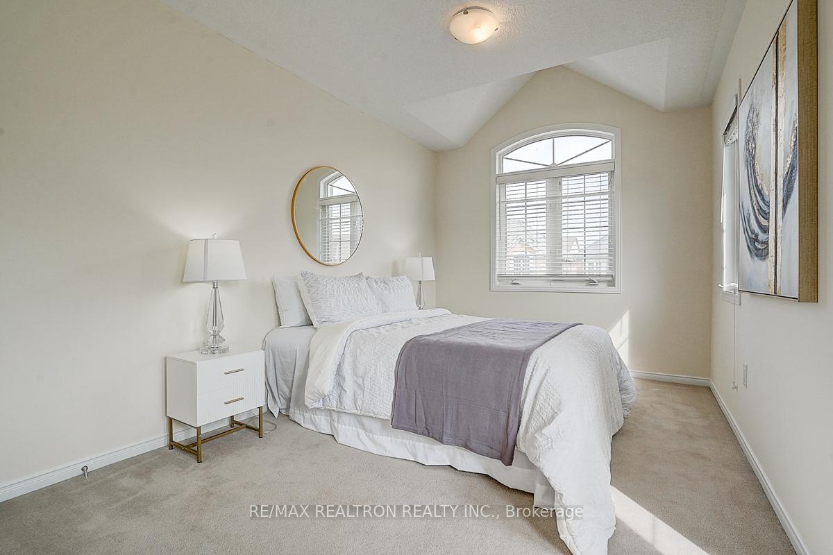 Photo 25 of 61 Warbler Avenue, Vaughan, Patterson — HOMEH