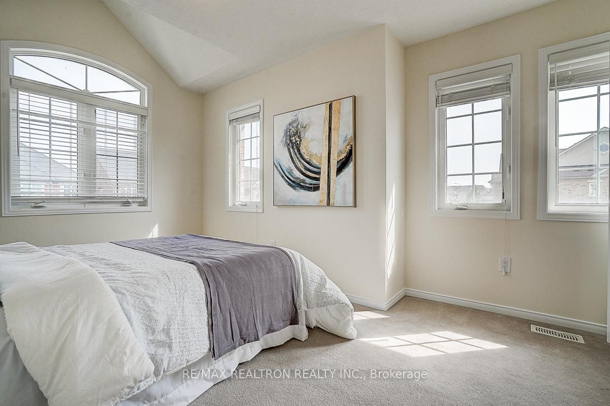 Photo 26 of 61 Warbler Avenue, Vaughan, Patterson — HOMEH