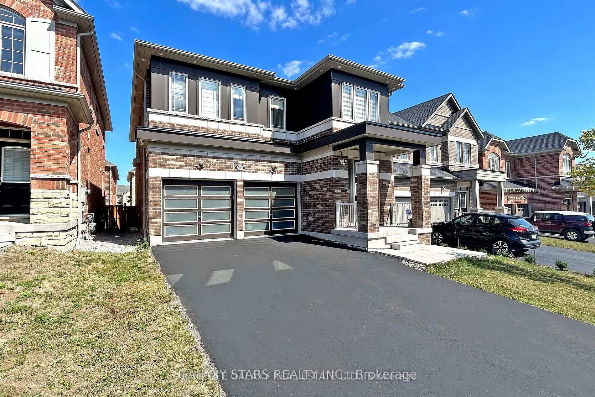 Photo 2 of 1186 Enchanted Crescent, Pickering, Rural Pickering — HOMEH