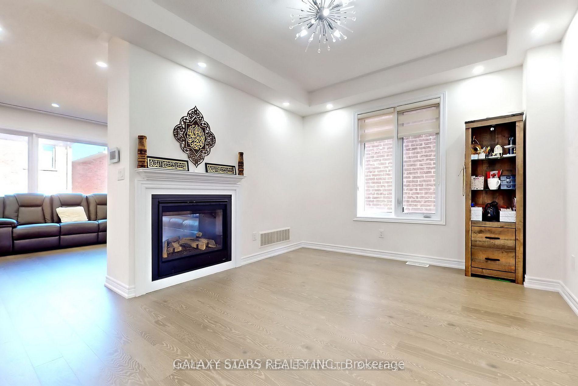 Photo 3 of 1186 Enchanted Crescent, Pickering, Rural Pickering — HOMEH