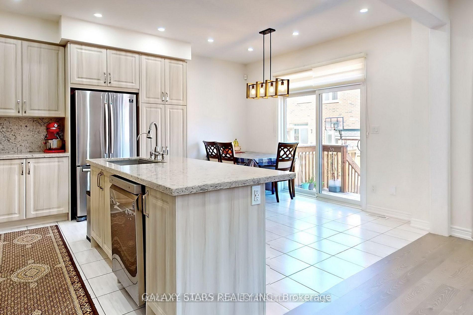 Photo 6 of 1186 Enchanted Crescent, Pickering, Rural Pickering — HOMEH