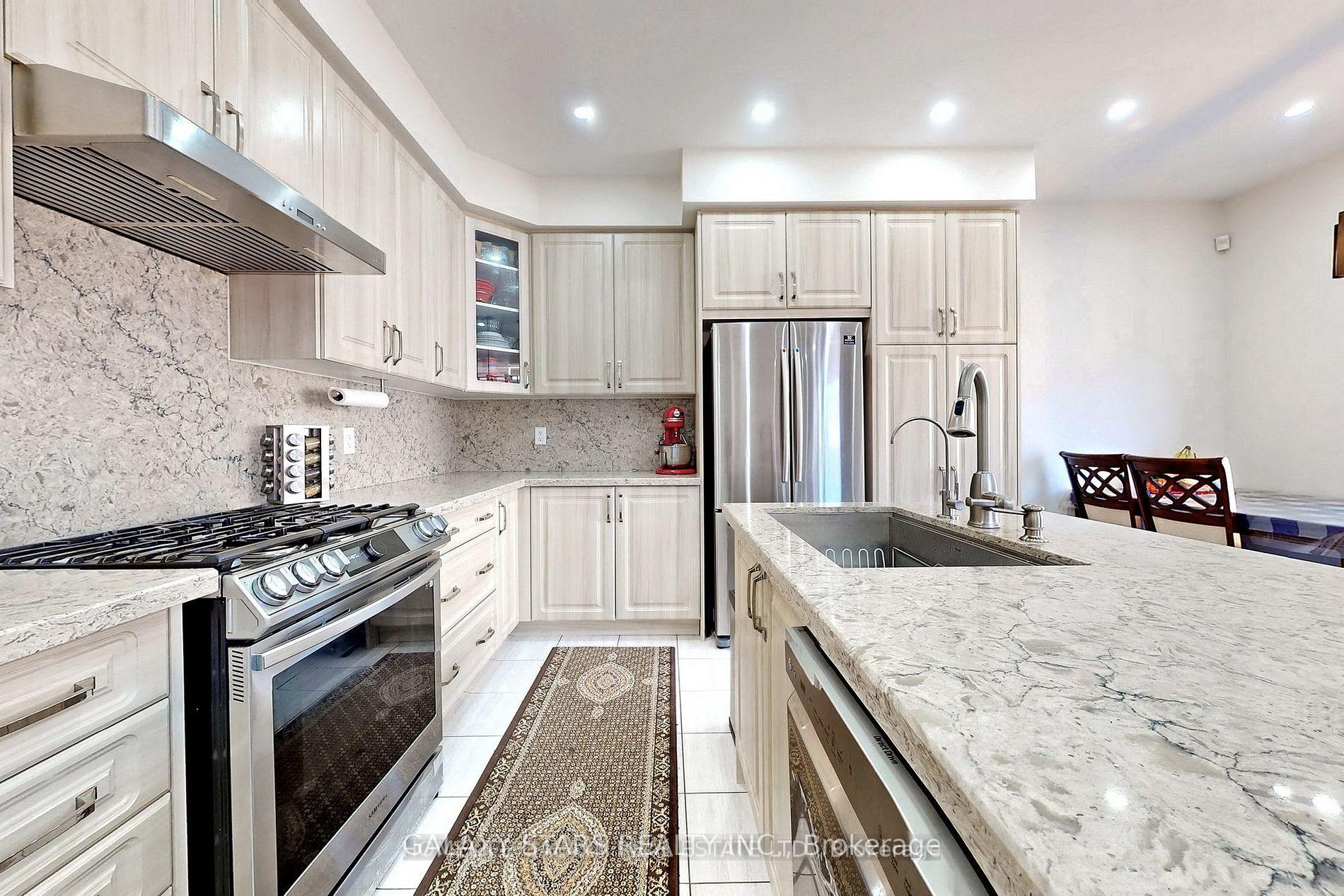 Photo 8 of 1186 Enchanted Crescent, Pickering, Rural Pickering — HOMEH