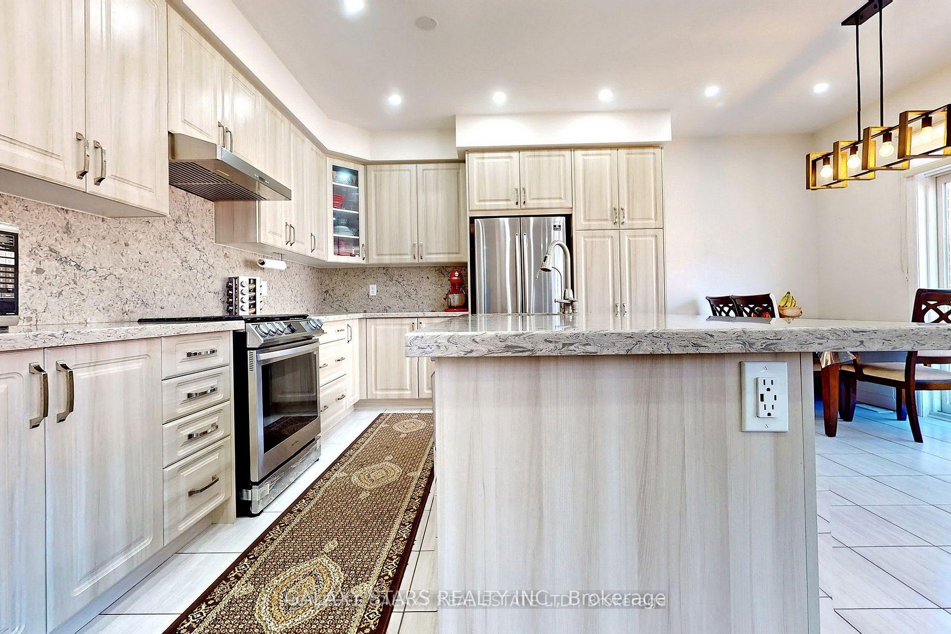 Photo 9 of 1186 Enchanted Crescent, Pickering, Rural Pickering — HOMEH
