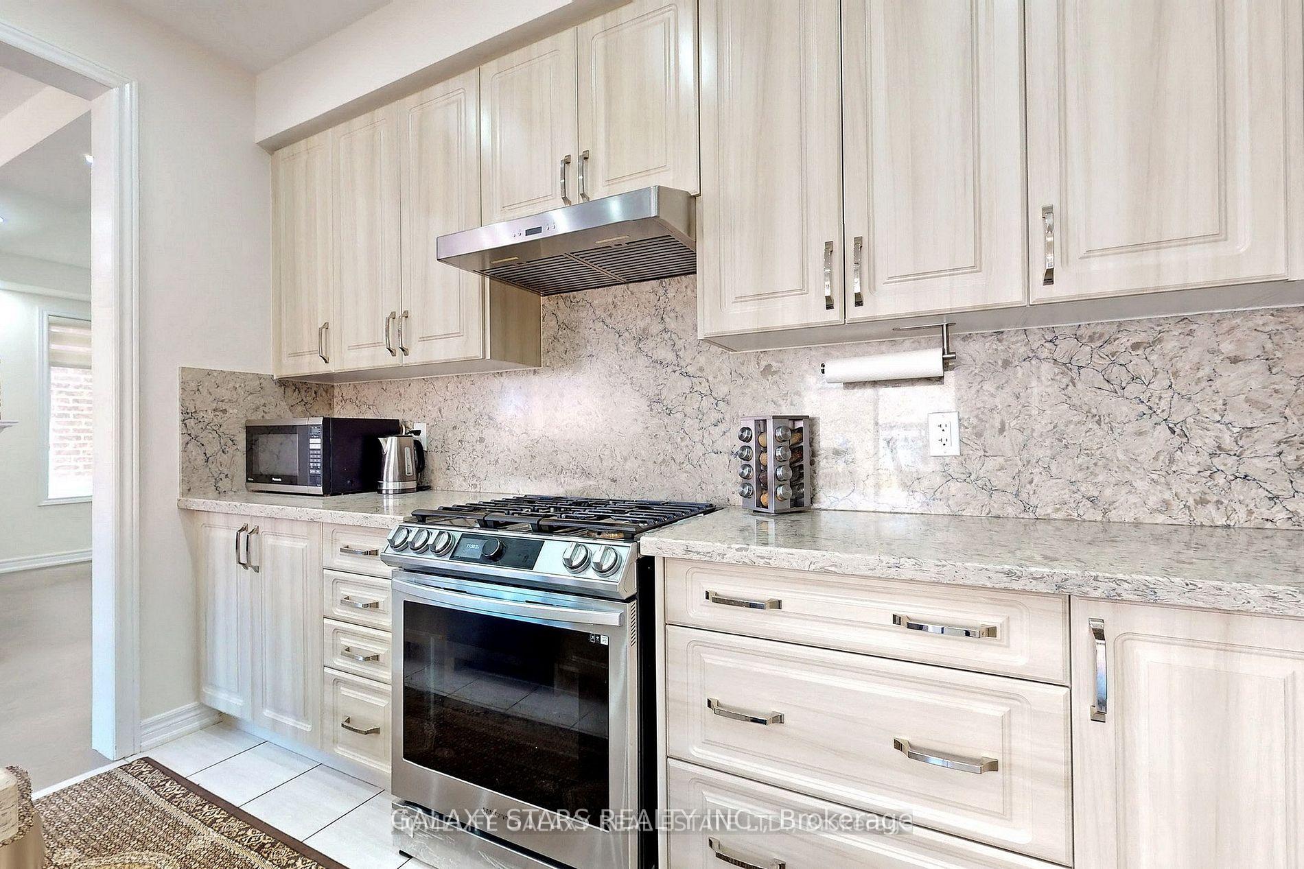 Photo 10 of 1186 Enchanted Crescent, Pickering, Rural Pickering — HOMEH
