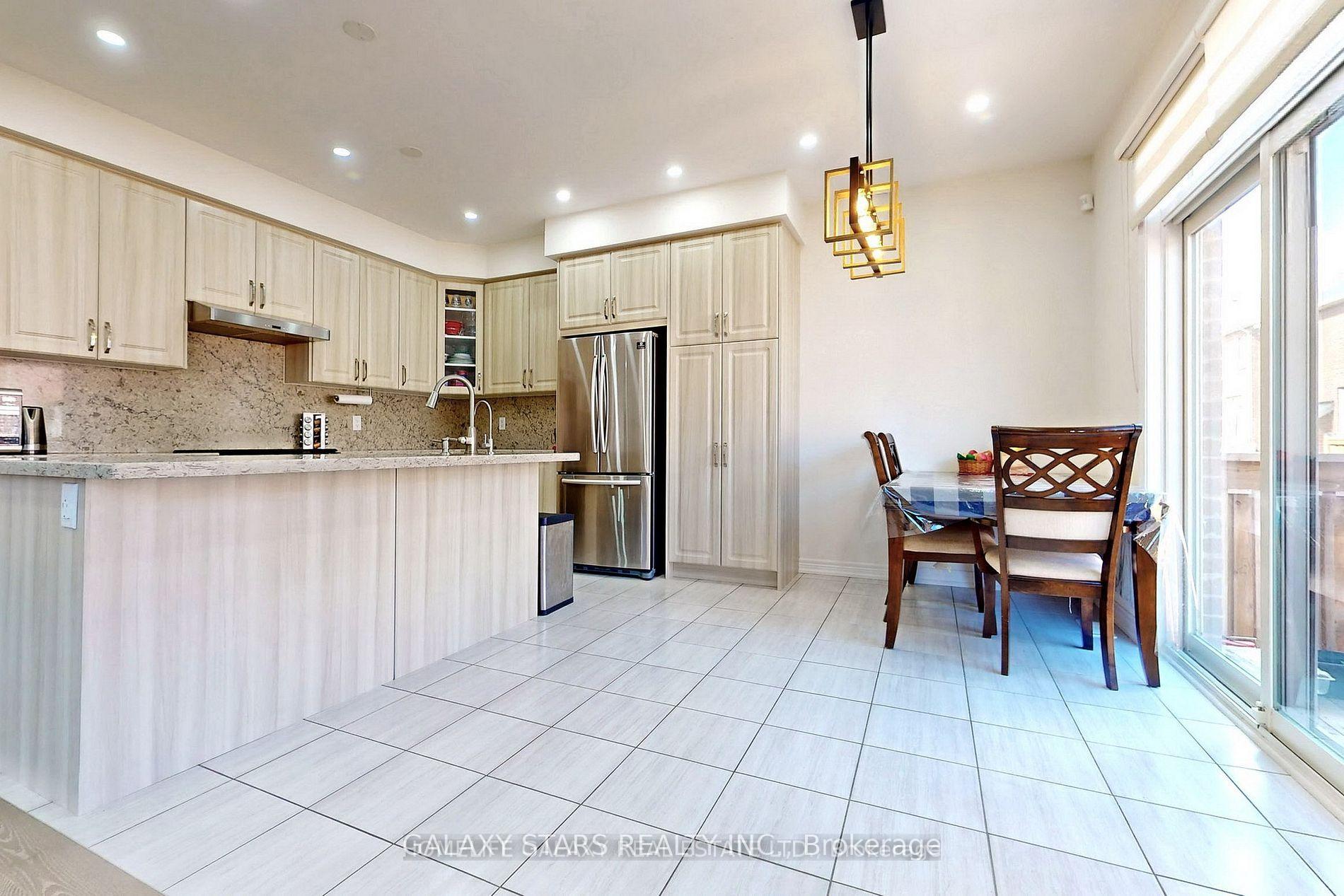 Photo 11 of 1186 Enchanted Crescent, Pickering, Rural Pickering — HOMEH