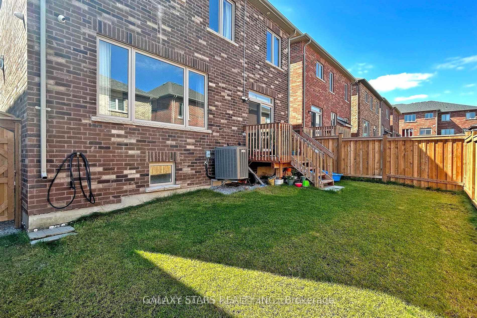 Photo 38 of 1186 Enchanted Crescent, Pickering, Rural Pickering — HOMEH