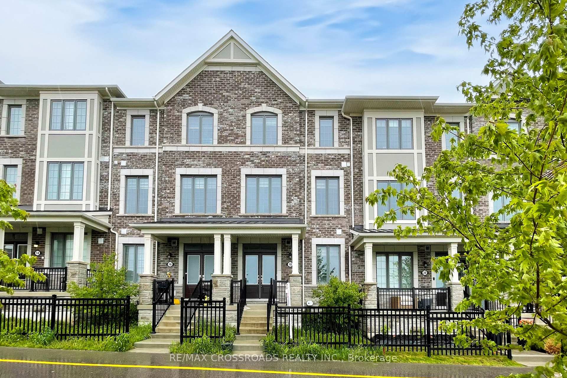 Photo 1 of 18 Fiesta Way, Whitby, Rural Whitby — HOMEH