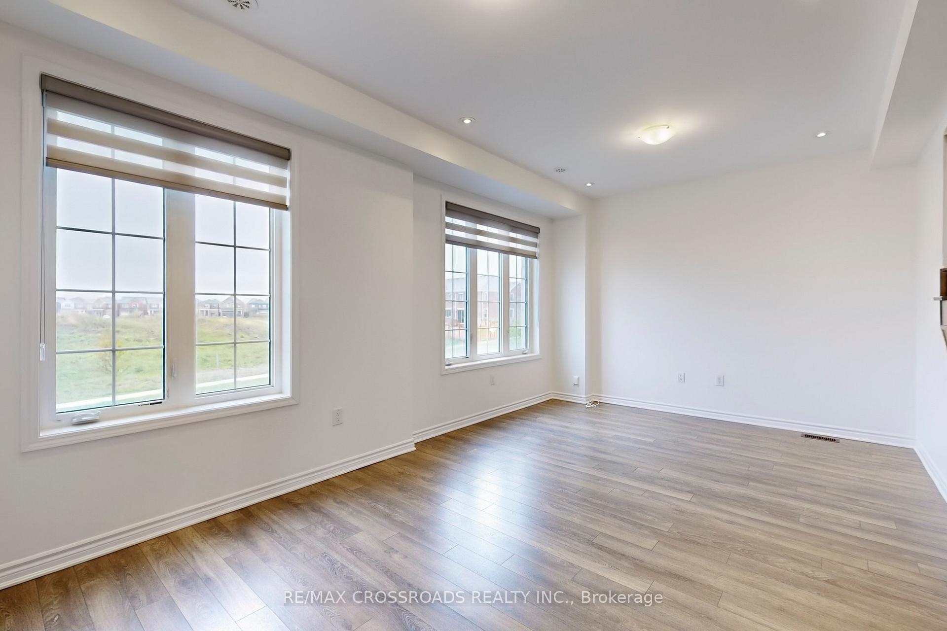 Photo 14 of 18 Fiesta Way, Whitby, Rural Whitby — HOMEH