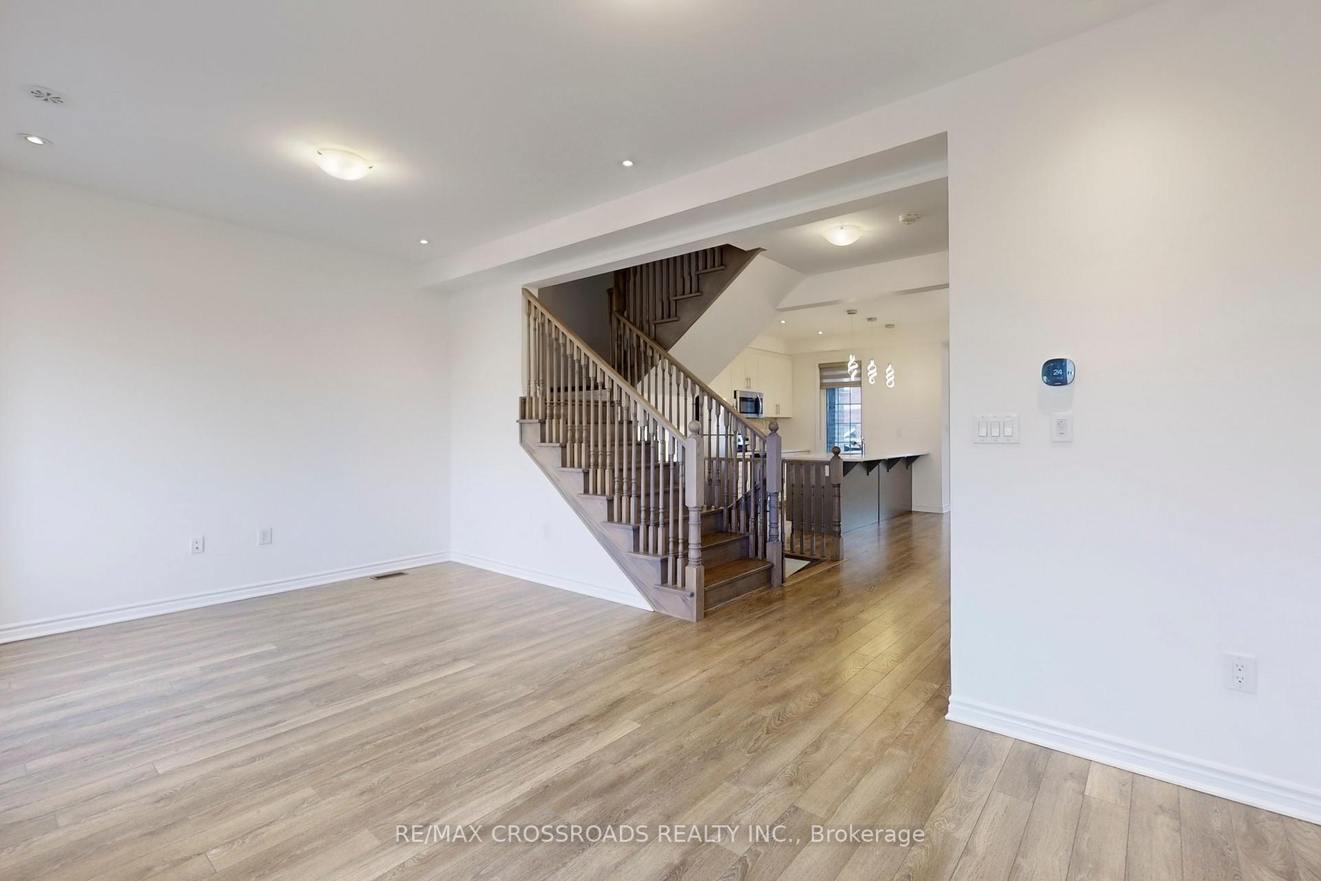 Photo 15 of 18 Fiesta Way, Whitby, Rural Whitby — HOMEH