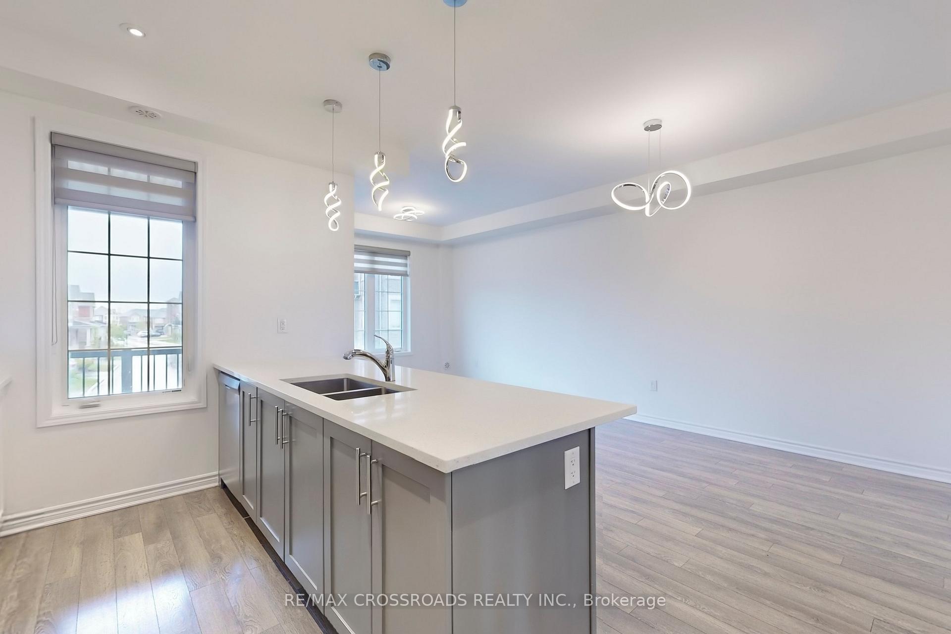 Photo 20 of 18 Fiesta Way, Whitby, Rural Whitby — HOMEH