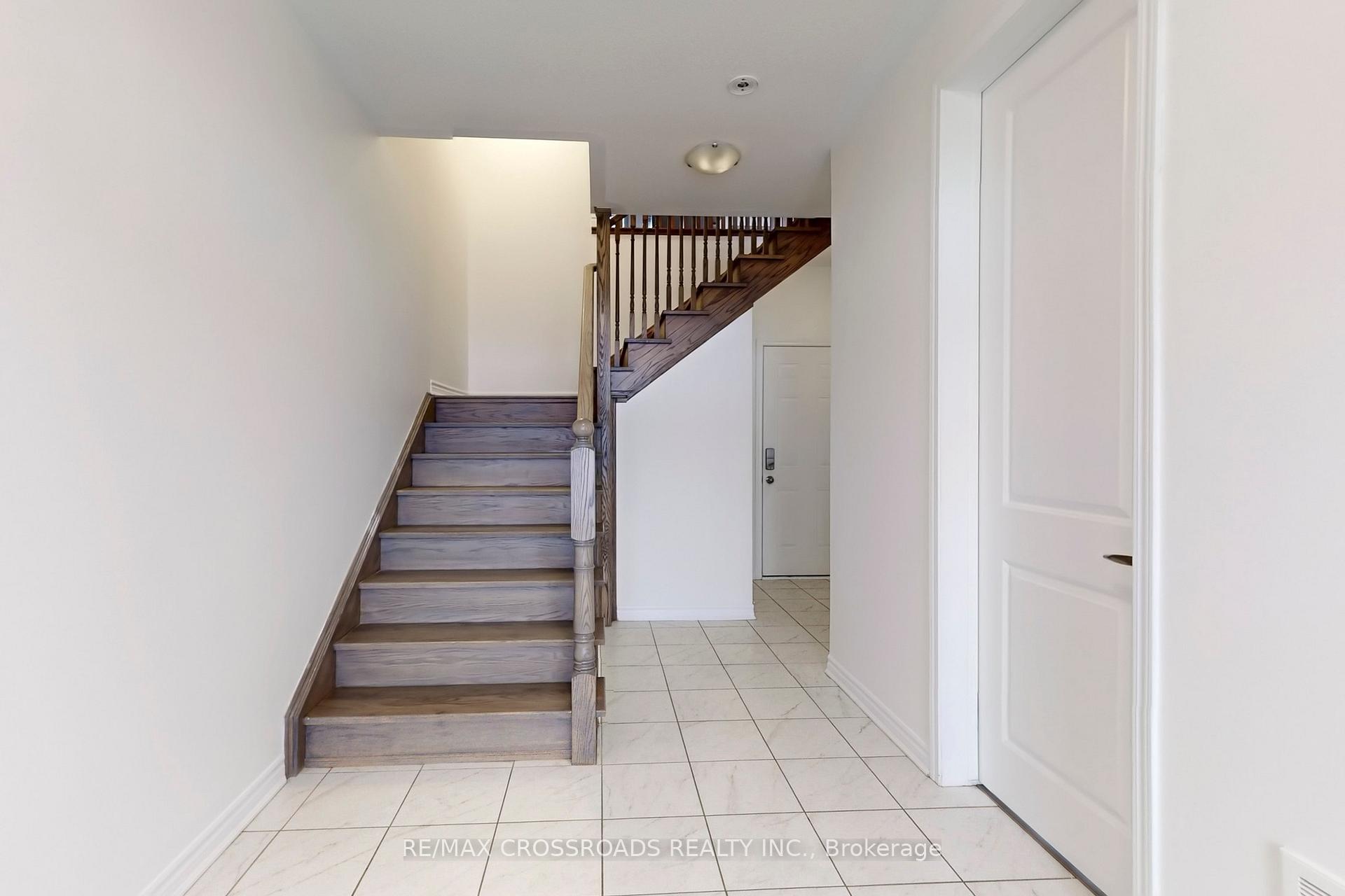 Photo 24 of 18 Fiesta Way, Whitby, Rural Whitby — HOMEH