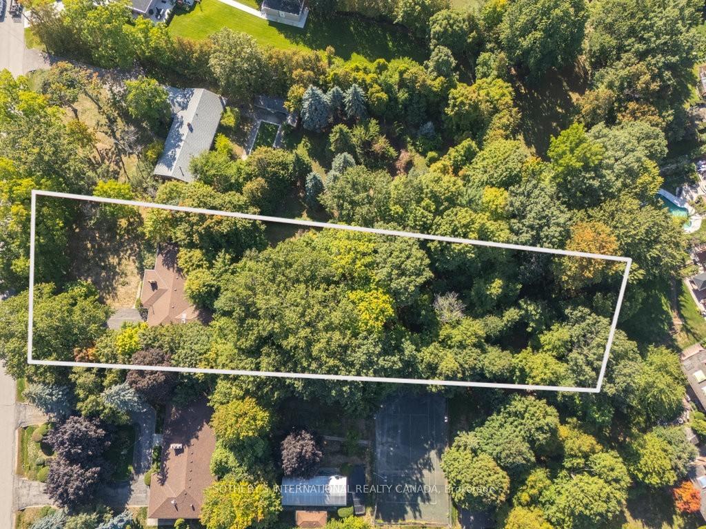 Photo 2 of 146 Sylvadene Parkway, Vaughan, East Woodbridge — HOMEH