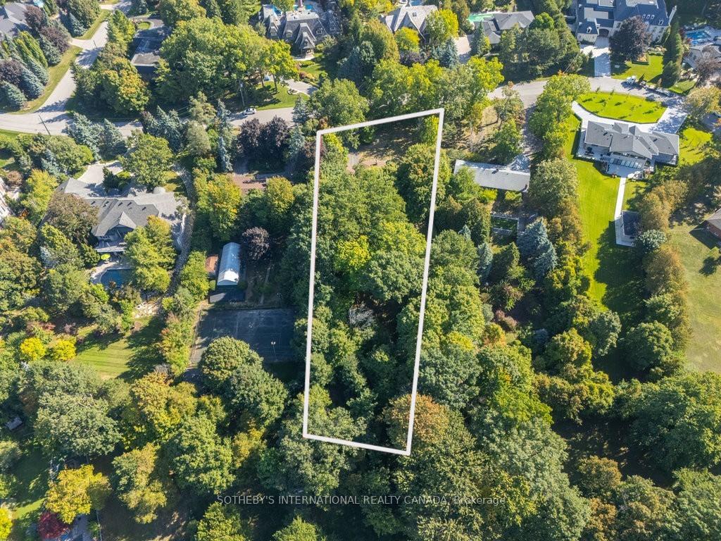 Photo 3 of 146 Sylvadene Parkway, Vaughan, East Woodbridge — HOMEH