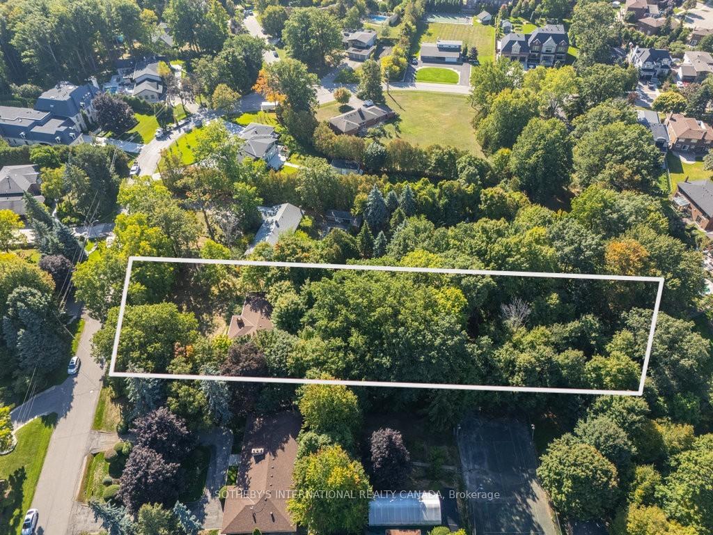 Photo 4 of 146 Sylvadene Parkway, Vaughan, East Woodbridge — HOMEH