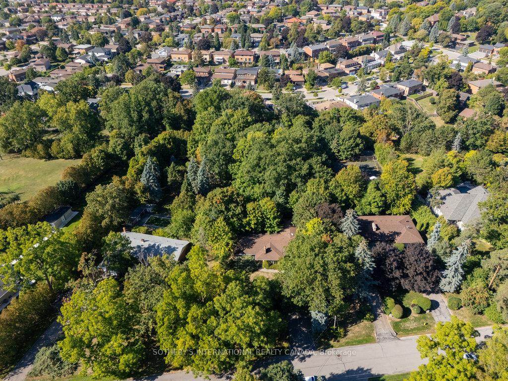 Photo 6 of 146 Sylvadene Parkway, Vaughan, East Woodbridge — HOMEH