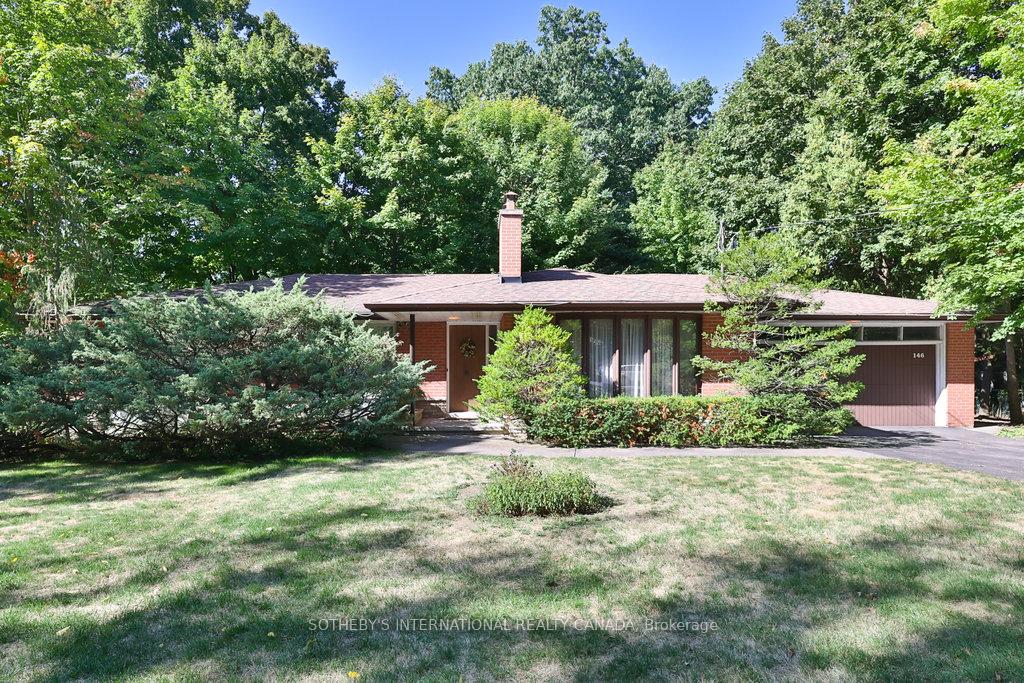 Photo 8 of 146 Sylvadene Parkway, Vaughan, East Woodbridge — HOMEH