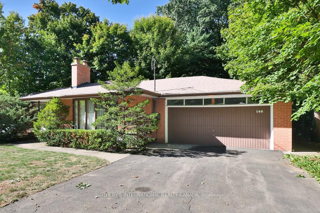 Photo 9 of 146 Sylvadene Parkway, Vaughan, East Woodbridge — HOMEH