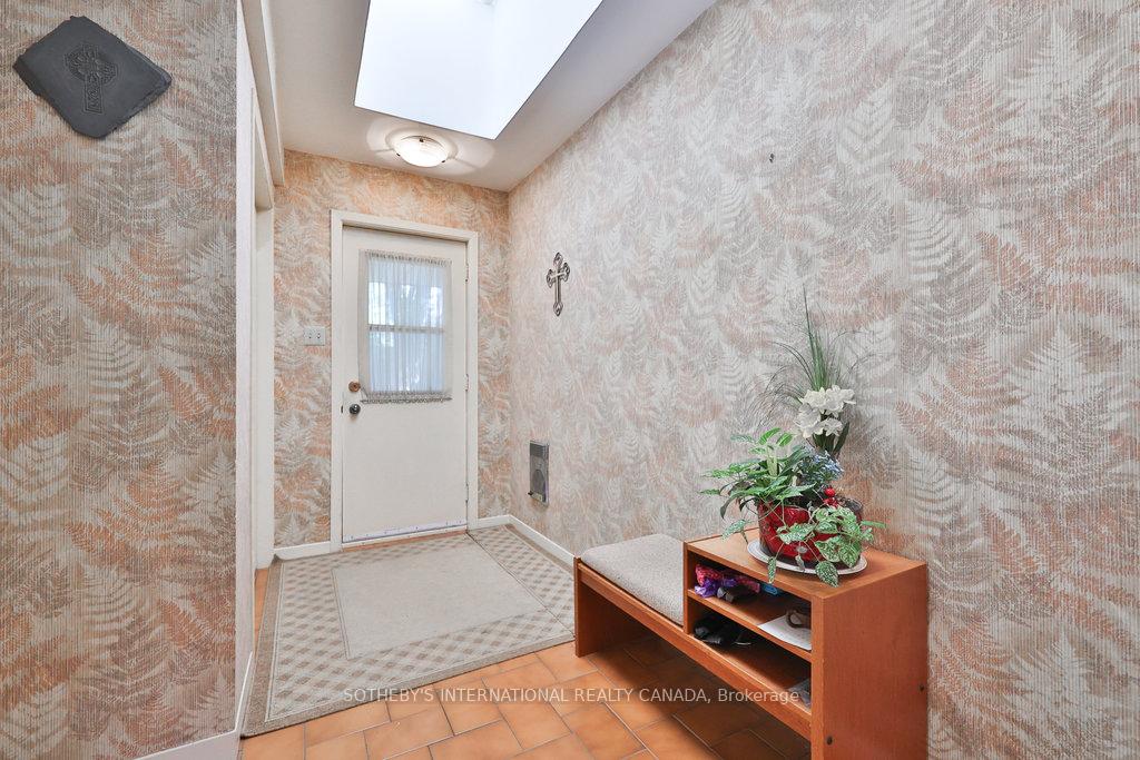 Photo 11 of 146 Sylvadene Parkway, Vaughan, East Woodbridge — HOMEH