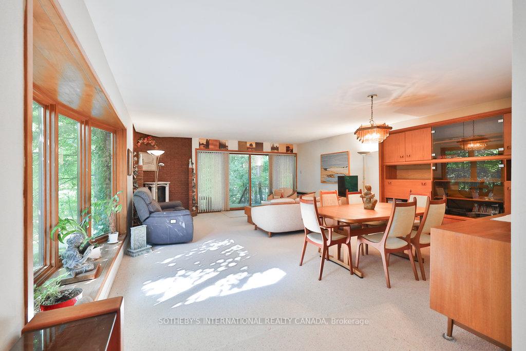 Photo 13 of 146 Sylvadene Parkway, Vaughan, East Woodbridge — HOMEH