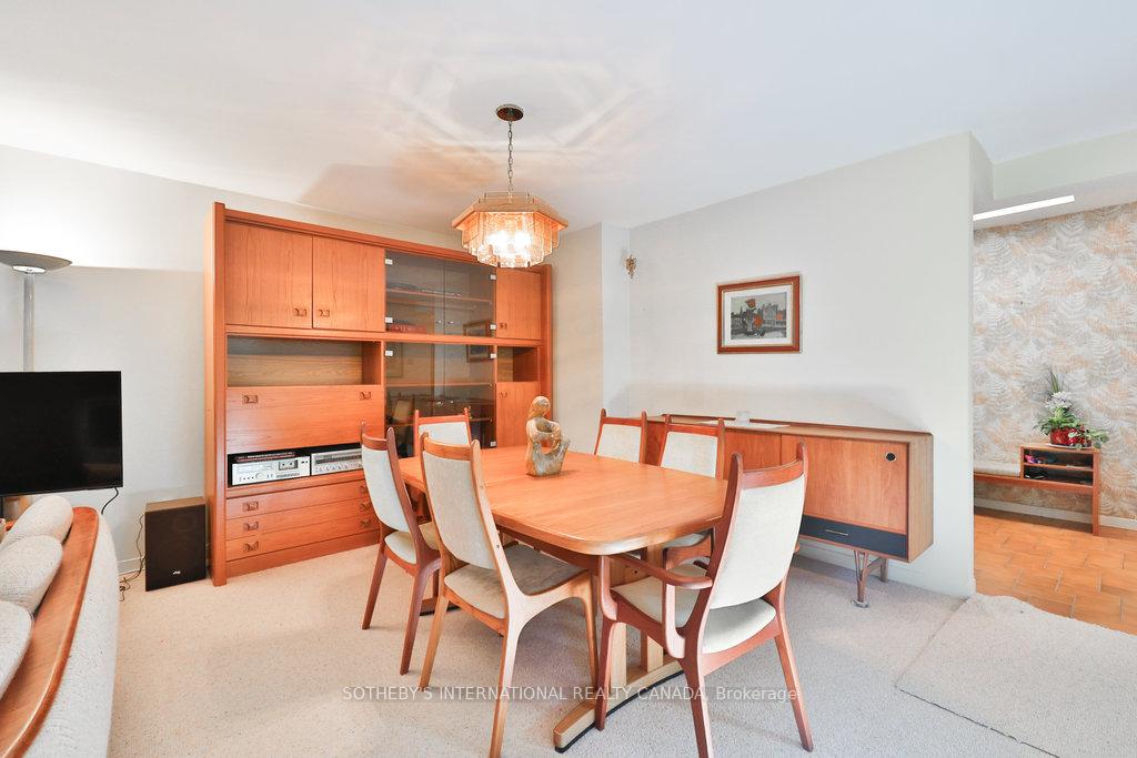 Photo 15 of 146 Sylvadene Parkway, Vaughan, East Woodbridge — HOMEH