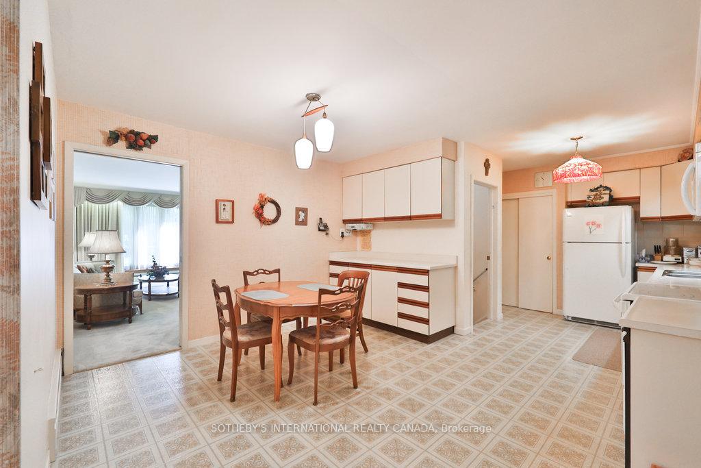 Photo 17 of 146 Sylvadene Parkway, Vaughan, East Woodbridge — HOMEH