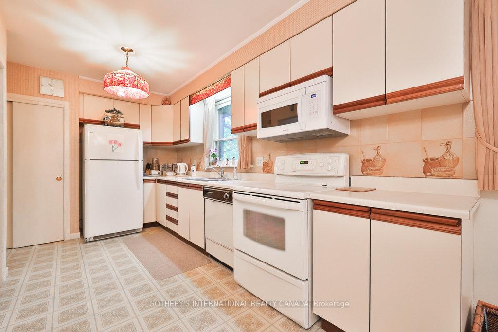 Photo 18 of 146 Sylvadene Parkway, Vaughan, East Woodbridge — HOMEH
