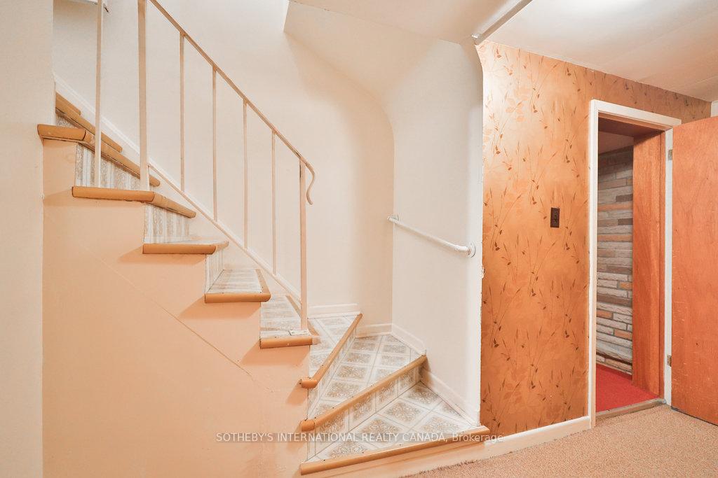 Photo 32 of 146 Sylvadene Parkway, Vaughan, East Woodbridge — HOMEH