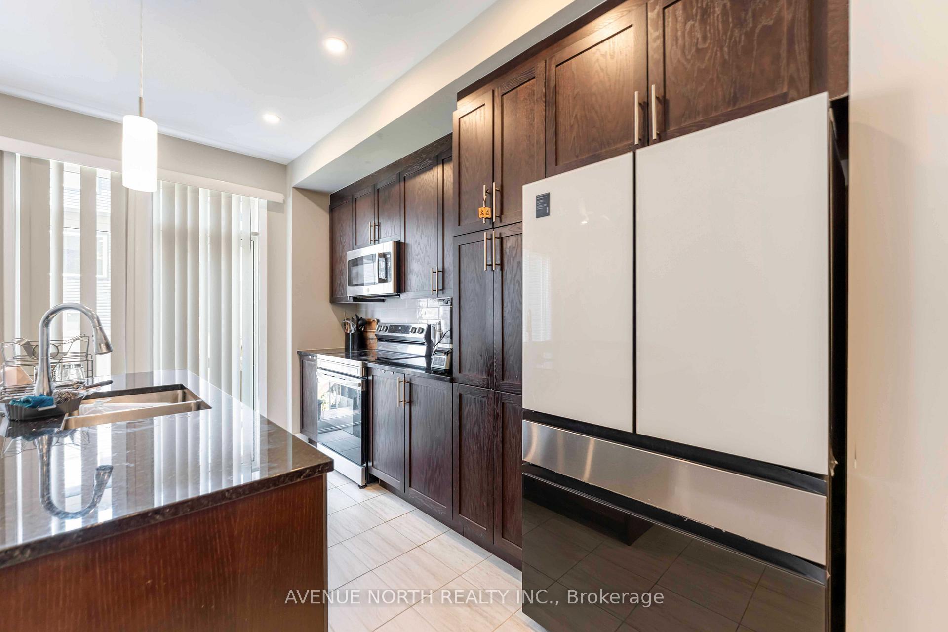 Photo 8 of 1018 Kijik Crescent, Ottawa, Blossom Park/Kemp Park/Findlay Creek — HOMEH