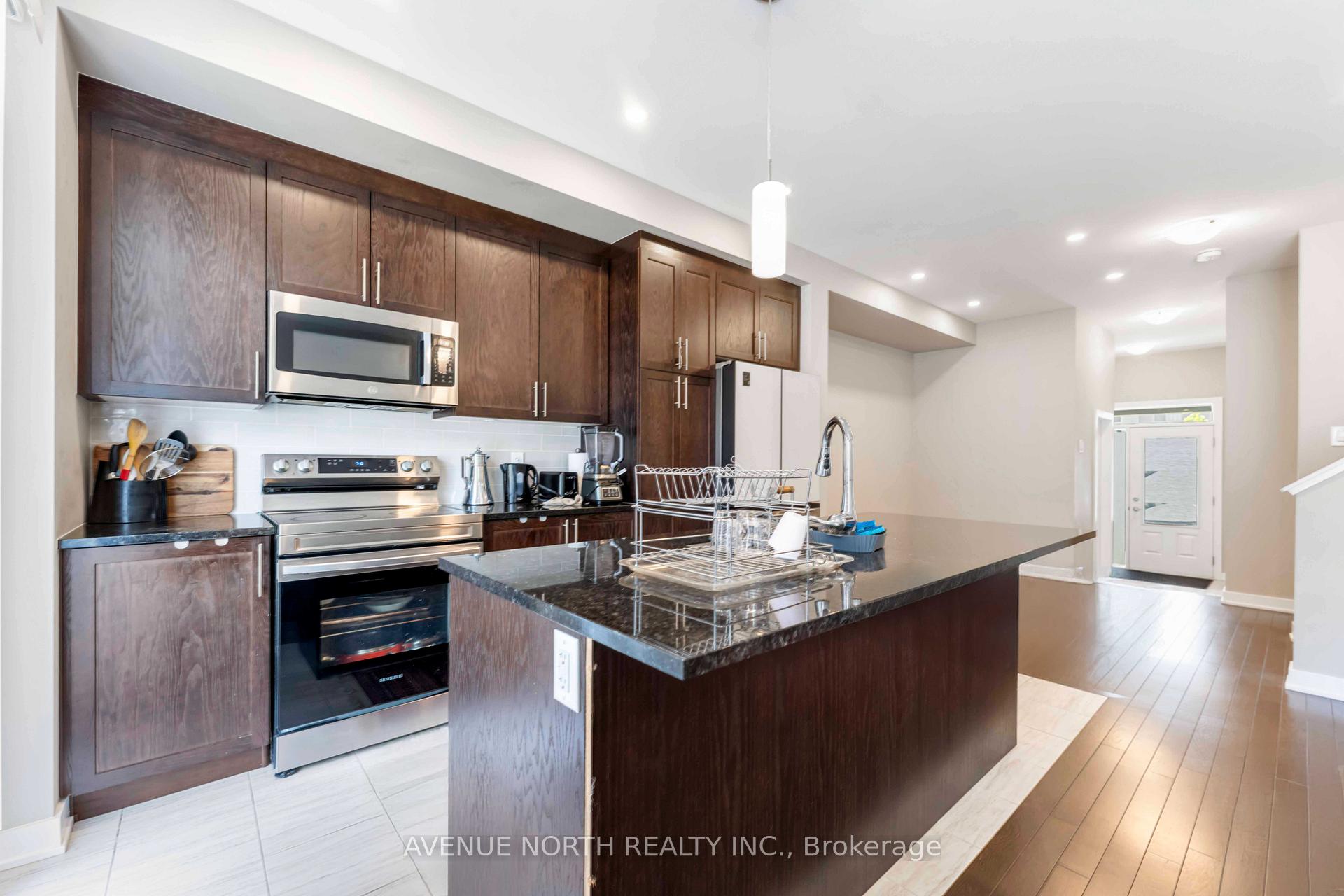 Photo 9 of 1018 Kijik Crescent, Ottawa, Blossom Park/Kemp Park/Findlay Creek — HOMEH