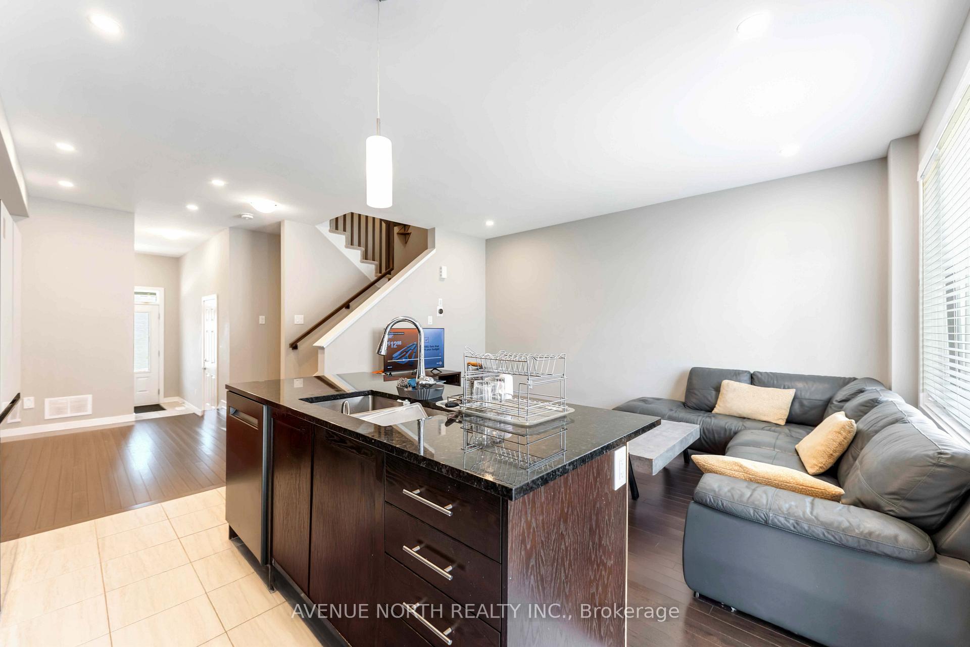 Photo 11 of 1018 Kijik Crescent, Ottawa, Blossom Park/Kemp Park/Findlay Creek — HOMEH