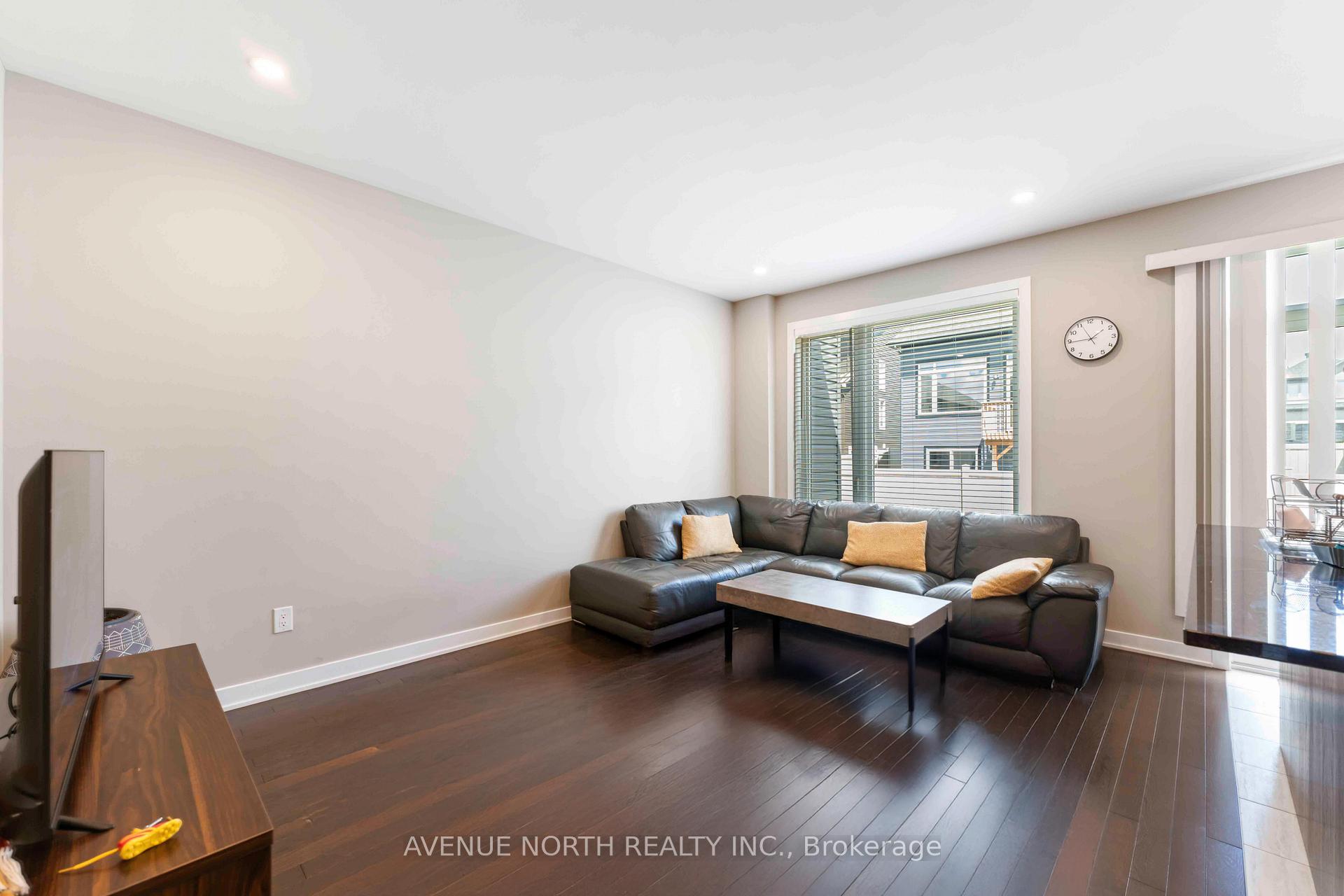 Photo 13 of 1018 Kijik Crescent, Ottawa, Blossom Park/Kemp Park/Findlay Creek — HOMEH