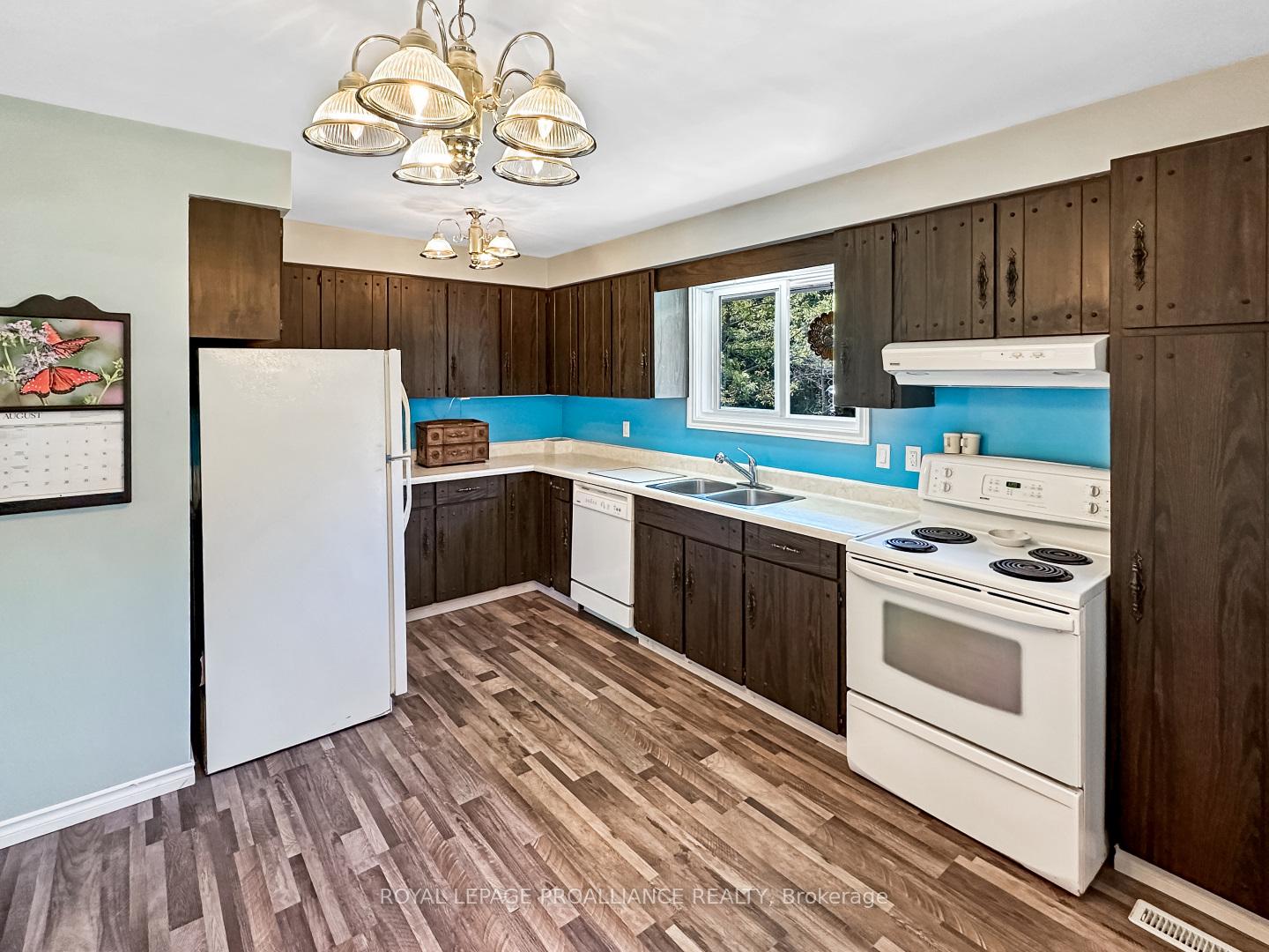 Photo 11 of 9 MacKenzie Road, Quinte West, Sidney Ward — HOMEH