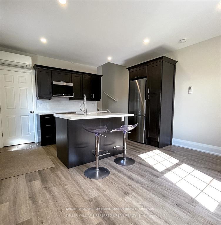 Photo 2 of Unit A, 54 Centre Street, Aurora, Aurora Village — HOMEH