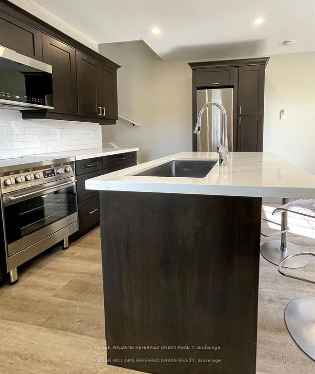 Photo 4 of Unit A, 54 Centre Street, Aurora, Aurora Village — HOMEH