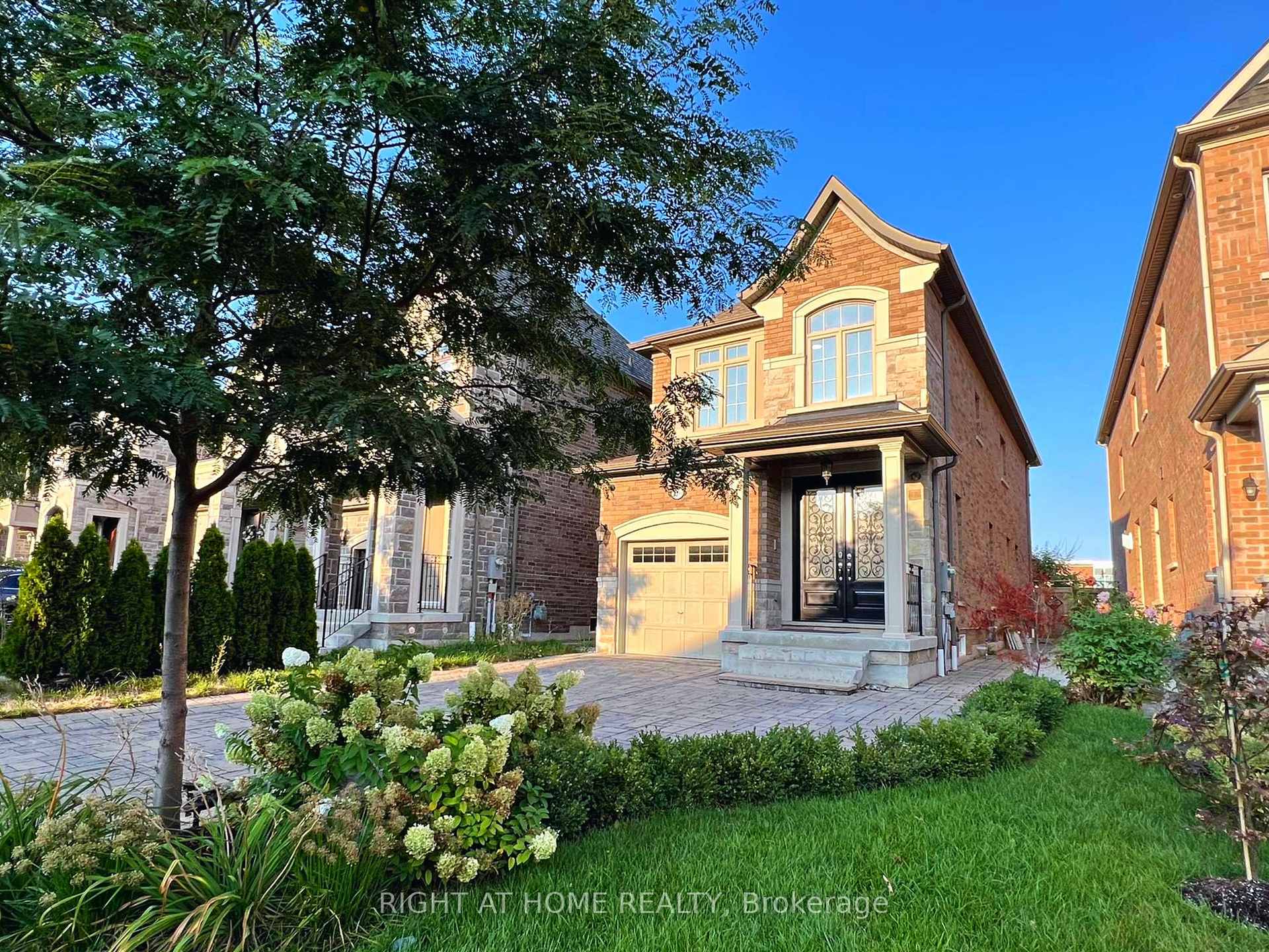 Photo 2 of 110 Hatton Garden Road, Vaughan, Vellore Village — HOMEH