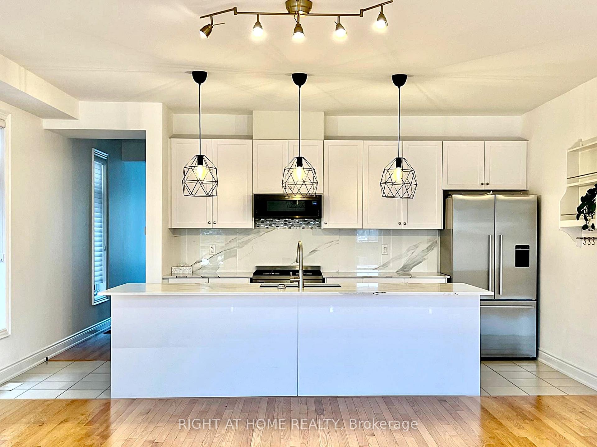 Photo 4 of 110 Hatton Garden Road, Vaughan, Vellore Village — HOMEH